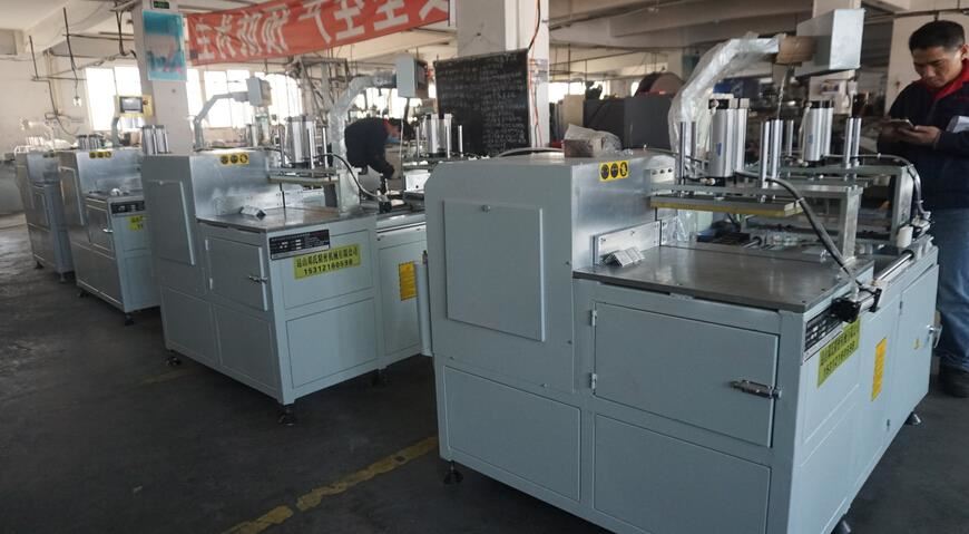 【常州】新能源汽車配件銅條全自動切割機，單次鋸切4根，黃總隨即訂購