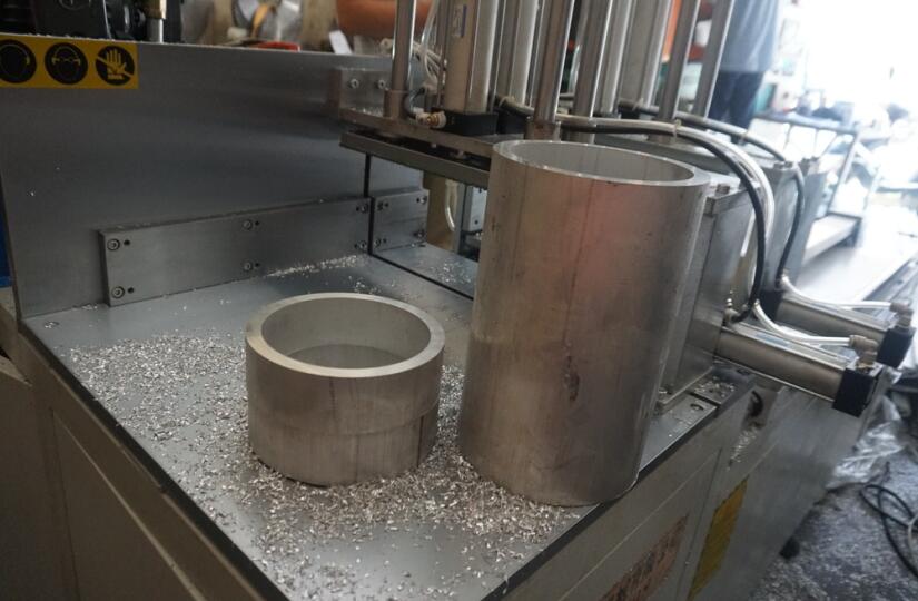 【江西】6063鋁合金切割，使用鄧氏DS-A400全自動鋁切割機